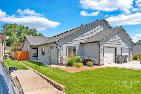 22 W Owyhee Ave, Homedale, ID 83628