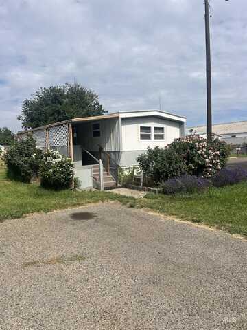 759 NW 8th Street, Ontario, OR 97914