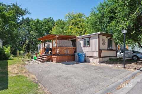 790 Riviera Dr, Boise, ID 83703