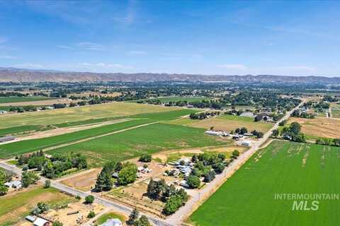2974 Ua Ave, Emmett, ID 83617