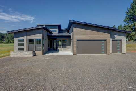 3839 Village Loop, New Meadows, ID 83654
