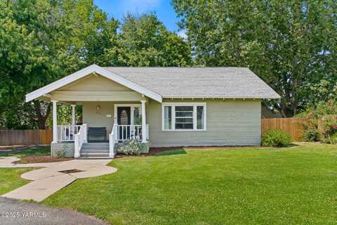 302 N 41st St, Yakima, WA 98901