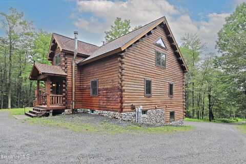 233 Algerie Rd, Becket, MA 01223