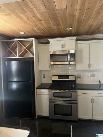 122 JUNE AVENUE, HUEYTOWN, AL 35023
