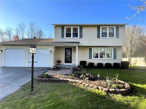 8135 Mccamidge Drive, Cicero, NY 13039