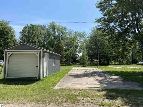 314 YELLOW PINE CIRCLE, CADILLAC, MI 49601