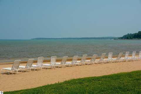 2305 US-31 N, TRAVERSE CITY, MI 49686