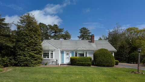 40 Joan Road, Centerville, MA 02632