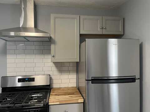 144 James Road, Columbus, OH 43213