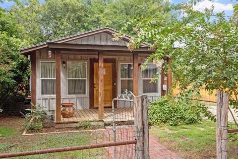 514 Austin St, Fredericksburg, TX 78624