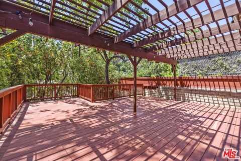 2801 Woodwardia Dr, Los Angeles, CA 90077
