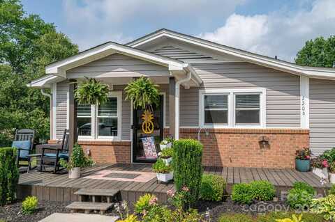 2206 Whitworth Road, Cherryville, NC 28021