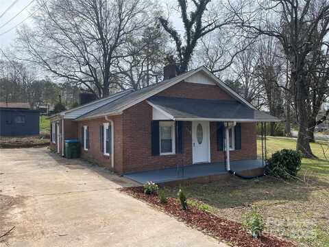 215 S Pinchback Avenue, Bessemer City, NC 28016