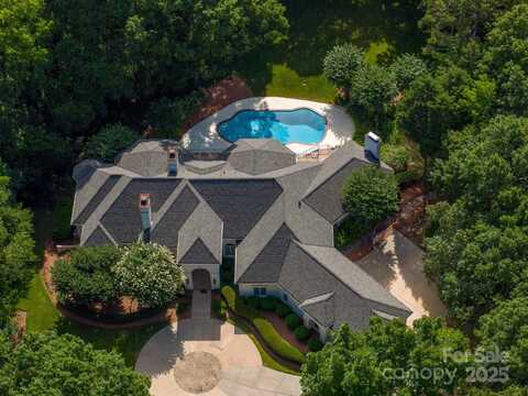 7912 Baltusrol Lane, Charlotte, NC 28210