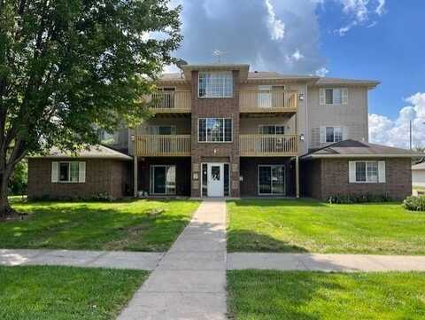 651 Kimberlite St, Tiffin, IA 52340