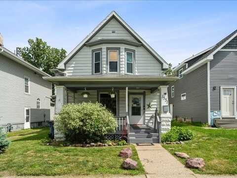1551 C Ave NE, Cedar Rapids, IA 52402