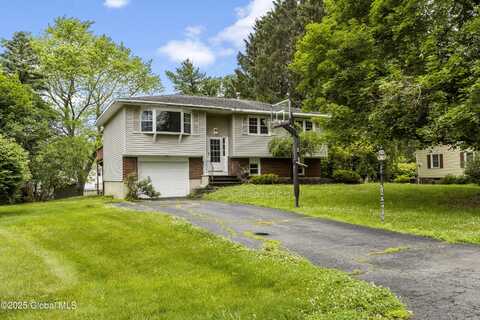 10 Bloomingdale Avenue, East Greenbush, NY 12061
