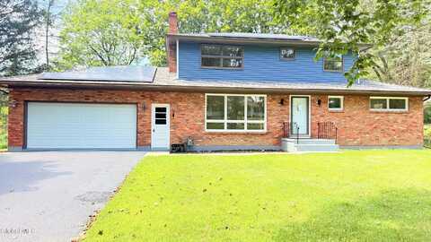 631 St. David's Lane, Niskayuna, NY 12309