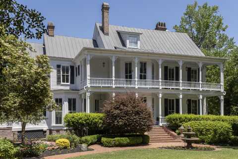 208 Sumter Avenue, Summerville, SC 29483
