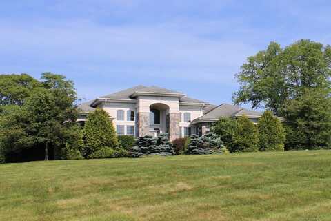 11 Pheasant Ridge Road, Newtown, CT 06470