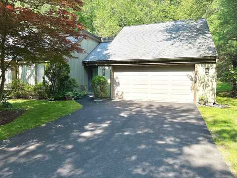 20 Heritage Crest Drive, Southbury, CT 06488