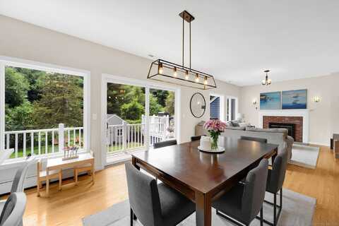 44 Dogwood Lane, Glastonbury, CT 06033