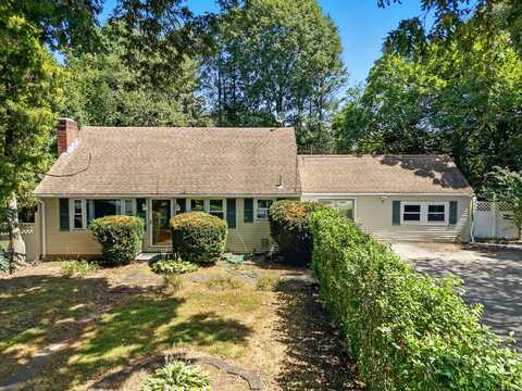 21 Maple Road, Waterford, CT 06375