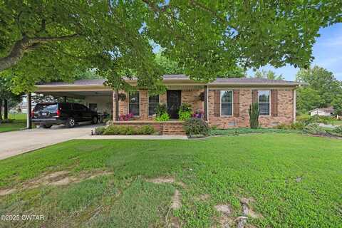 17 Greenbriar Avenue, Lexington, TN 38351