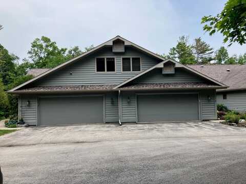 4646 Ridge Crest Rd, Sturgeon Bay, WI 54235