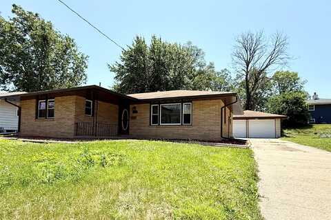 3355 Kinsey Avenue, Des Moines, IA 50317