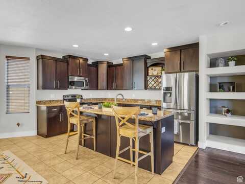 169 W BARRY LINKS WAY, South Salt Lake, UT 84115