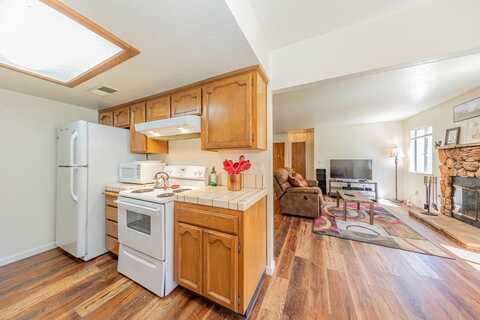49400 River Park Road, Oakhurst, CA 93644