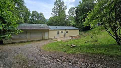 300 Lightning Bug Lane, Waynesville, NC 28786