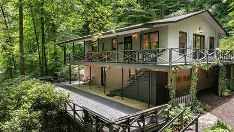 270 Waterfall Lane, Franklin, NC 28734
