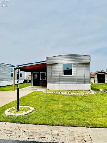 220 Rathbun Drive, Marblehead, OH 43440