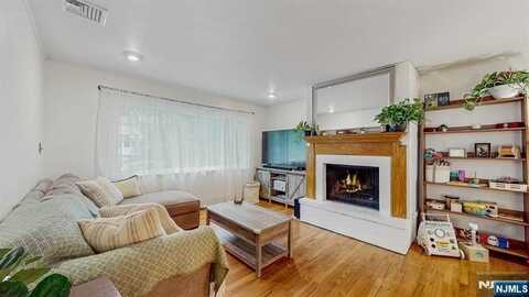 10 W Lake Drive, Byram, NJ 07874