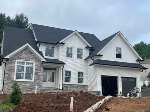 4 Hemlock Cir, Warren, NJ 07059