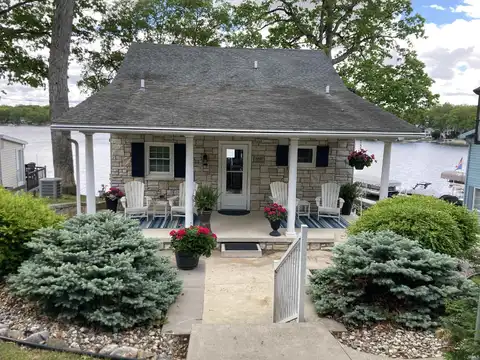660 Lane 221B Hamilton Lake, Hamilton, IN 46742