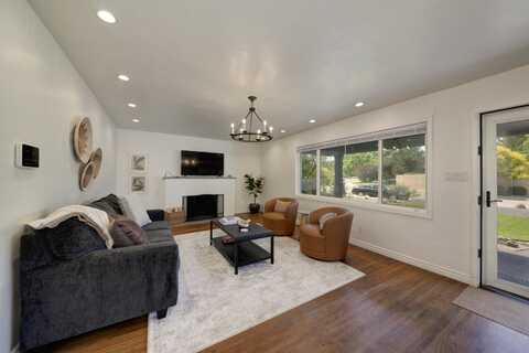 3615 LA HACIENDA Place NE, Albuquerque, NM 87110
