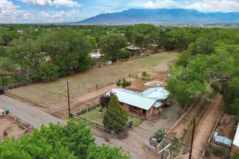 7402-7404 GUADALUPE Trail NW, Los Ranchos, NM 87107