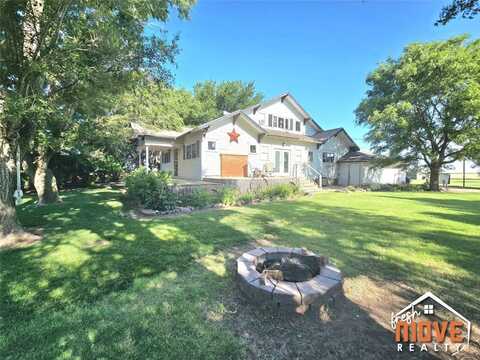 5106 L Road, Plains, KS 67869