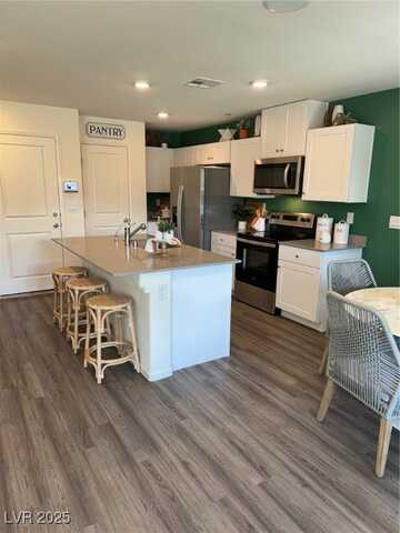 1900 Arietta Vista Street, Henderson, NV 89044