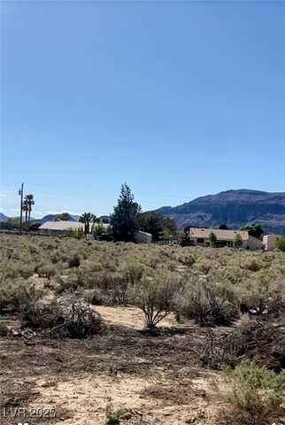 5350 Mooncrest Avenue, Pahrump, NV 89060