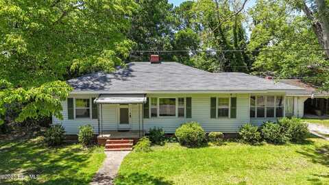 306 W Simmons Avenue, Williamston, NC 27892