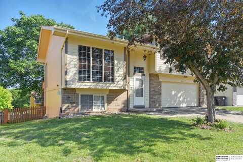 8853 N 82nd Avenue, Omaha, NE 68122