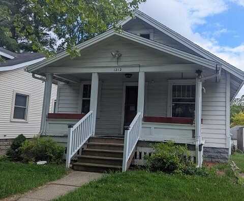 1212 Climax Street, Lansing, MI 48912