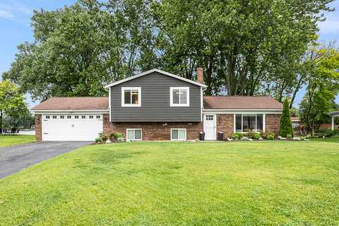 527 Berry Patch Lane, White Lake, MI 48386