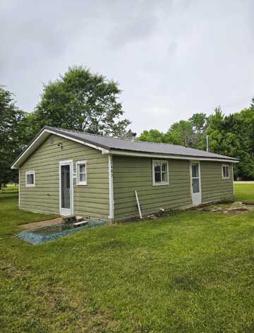 6482 Garfield Ave Avenue, Lake, MI 48632