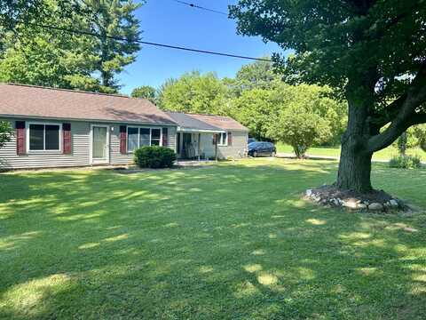 6673 W 64th Street, Fremont, MI 49412