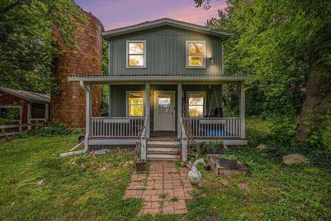 52246 Leach Road, Dowagiac, MI 49047